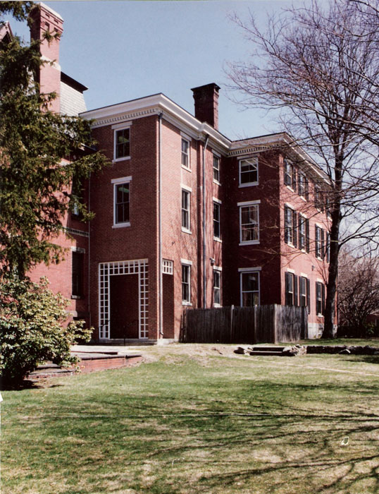 Maddock Alumni Center Connector